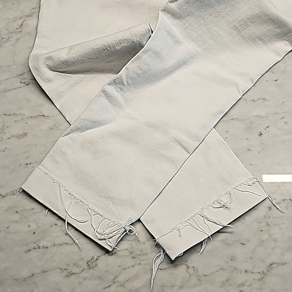 New without tags - Gap girlfriend mid-rise white jeans - size 25 | 0 - Picture 4 of 5